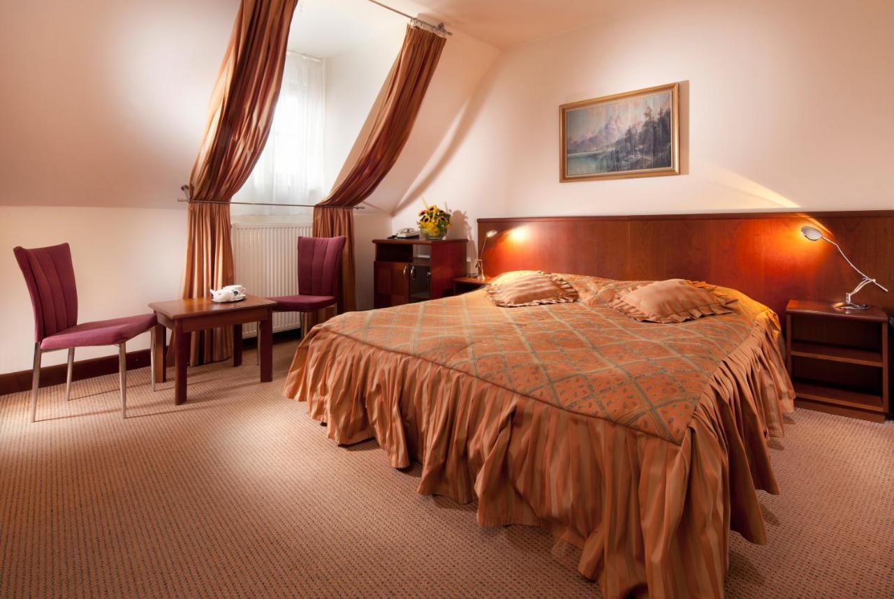 Hotel Concertino Zlata Husa 4*